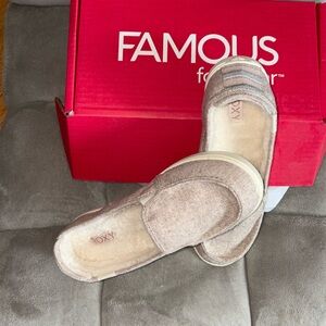 NWT Roxy fuzzy loafers
